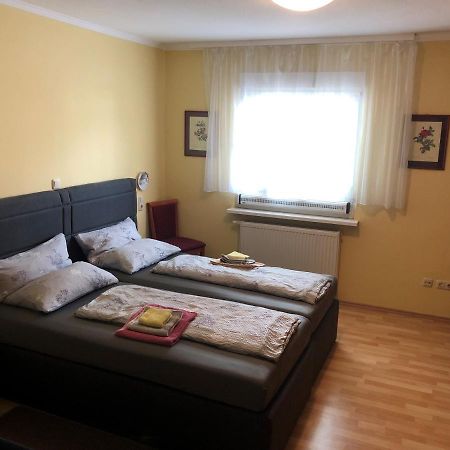 מיינץ Ferienhaus Gonsbach מראה חיצוני תמונה